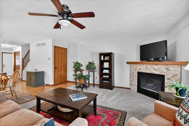 2341 Effingham Way, Sun Prairie, WI 53590