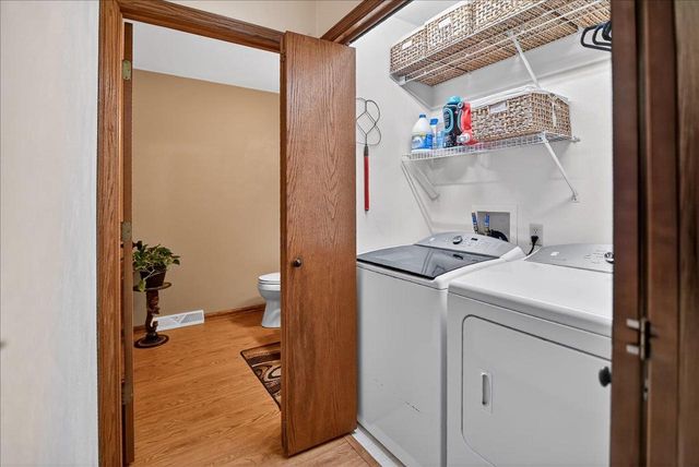 2341 Effingham Way, Sun Prairie, WI 53590