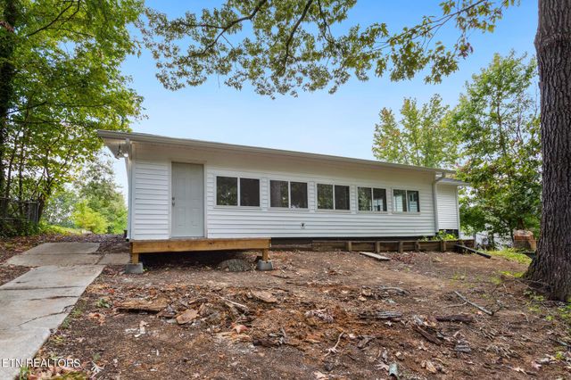 1216 Hoffman Ave, Etowah, TN 37331