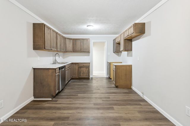 1216 Hoffman Ave, Etowah, TN 37331