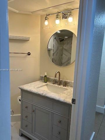 2811 N Oakland Forest Dr 102, Oakland Park, FL 33309