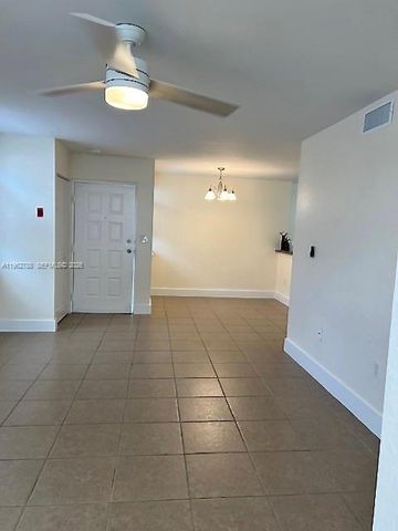2811 N Oakland Forest Dr 102, Oakland Park, FL 33309