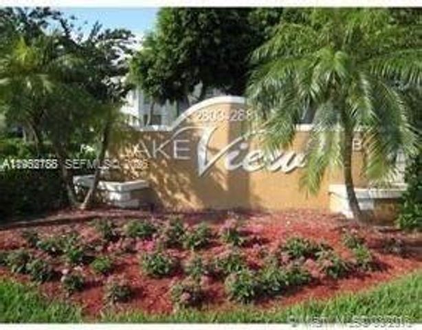 2811 N Oakland Forest Dr 102, Oakland Park, FL 33309
