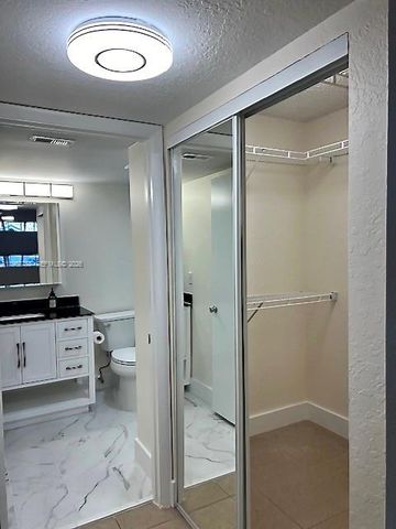 2811 N Oakland Forest Dr 102, Oakland Park, FL 33309