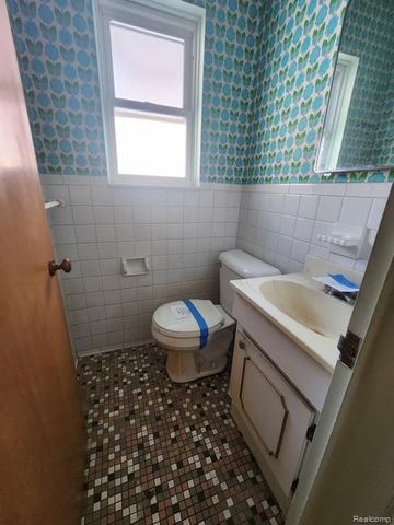 3626 Silver Sands Drive, Waterford, MI 48329