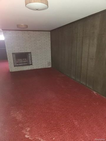 3626 Silver Sands Drive, Waterford, MI 48329