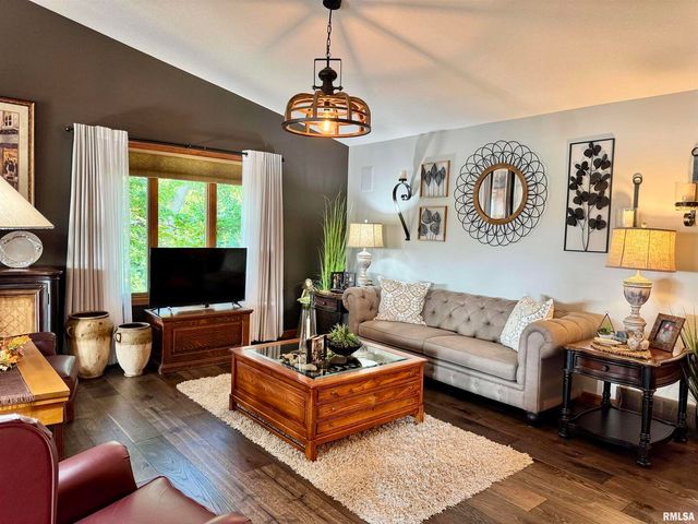 102 5TH Street 6, Fulton, IL 61252