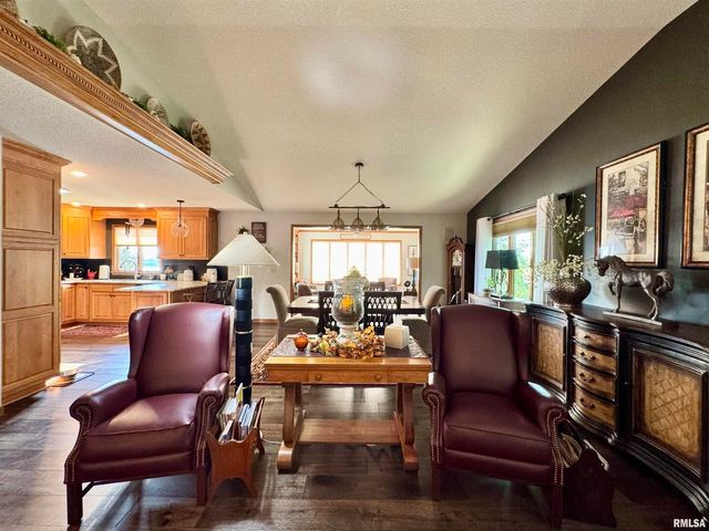 102 5TH Street 6, Fulton, IL 61252