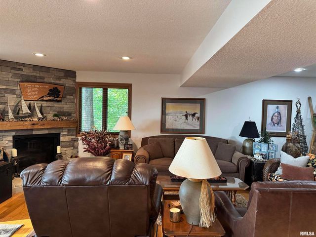 102 5TH Street 6, Fulton, IL 61252