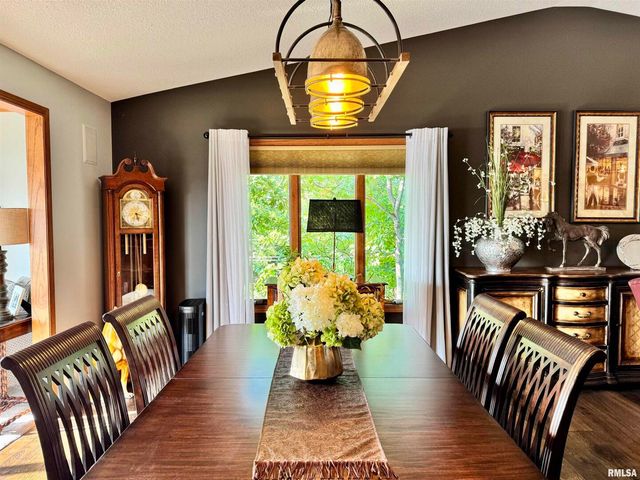 102 5TH Street 6, Fulton, IL 61252