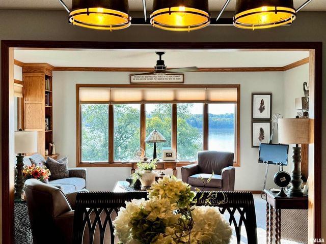 102 5TH Street 6, Fulton, IL 61252