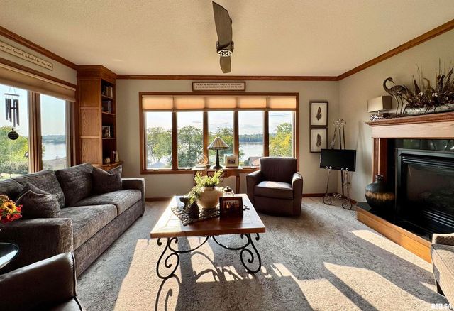 102 5TH Street 6, Fulton, IL 61252