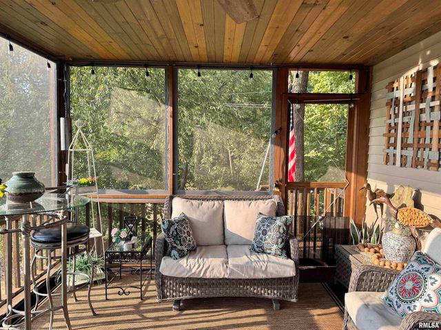 102 5TH Street 6, Fulton, IL 61252