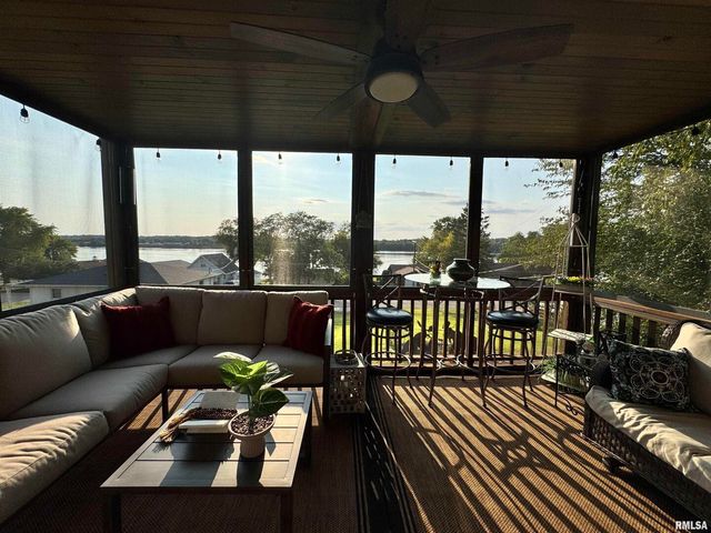 102 5TH Street 6, Fulton, IL 61252