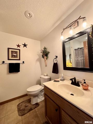 102 5TH Street 6, Fulton, IL 61252