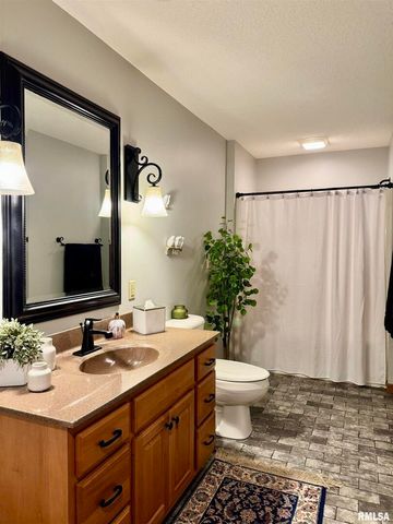 102 5TH Street 6, Fulton, IL 61252