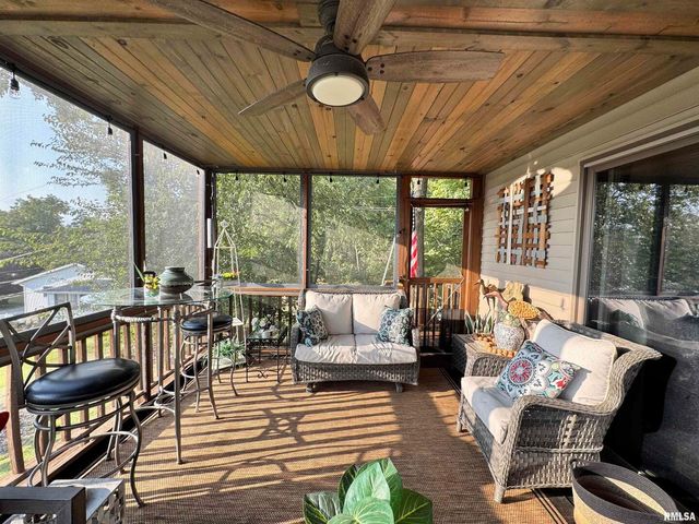 102 5TH Street 6, Fulton, IL 61252