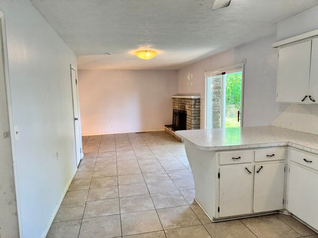 1317 E Cambridge Street, Springfield, MO 65804
