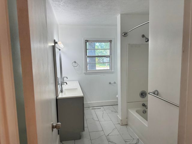 1317 E Cambridge Street, Springfield, MO 65804