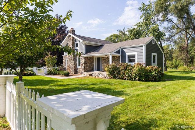 3167 BENSTEIN Road, Commerce Charter Township, MI 48390