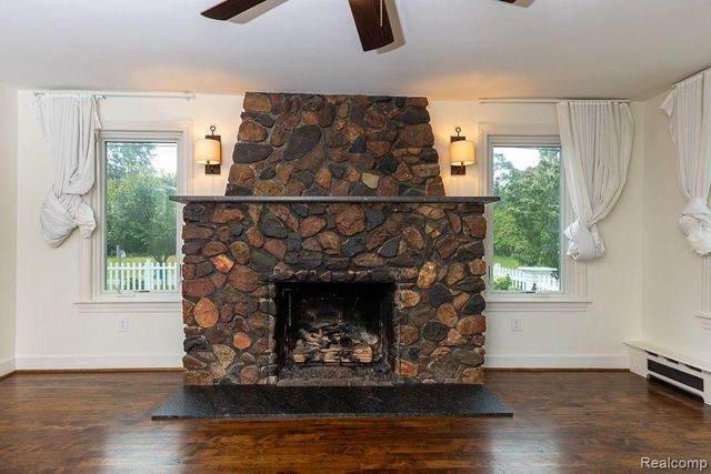 3167 BENSTEIN Road, Commerce Charter Township, MI 48390