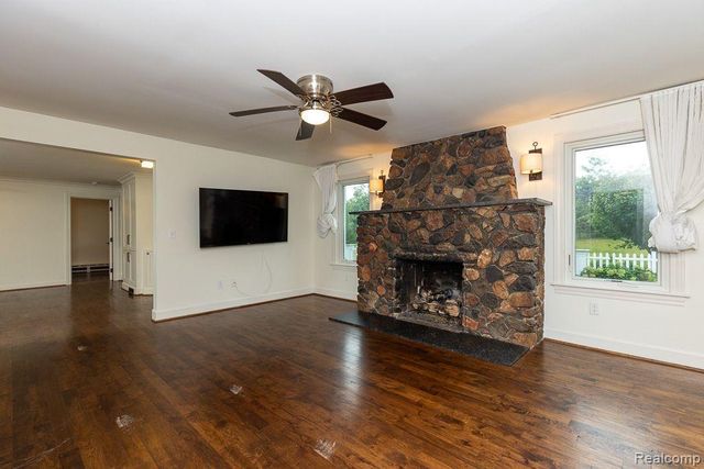 3167 BENSTEIN Road, Commerce Charter Township, MI 48390