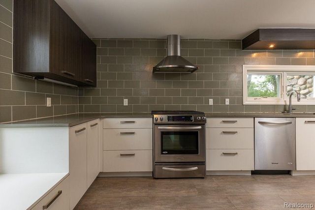 3167 BENSTEIN Road, Commerce Charter Township, MI 48390