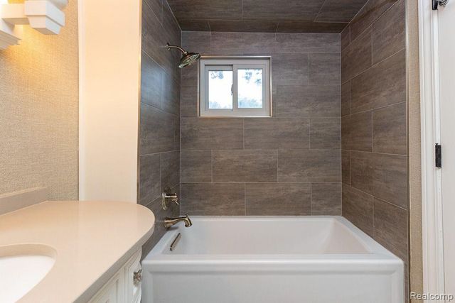 3167 BENSTEIN Road, Commerce Charter Township, MI 48390