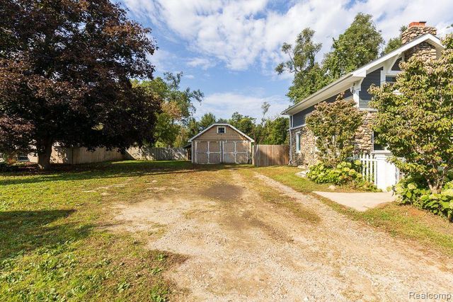 3167 BENSTEIN Road, Commerce Charter Township, MI 48390