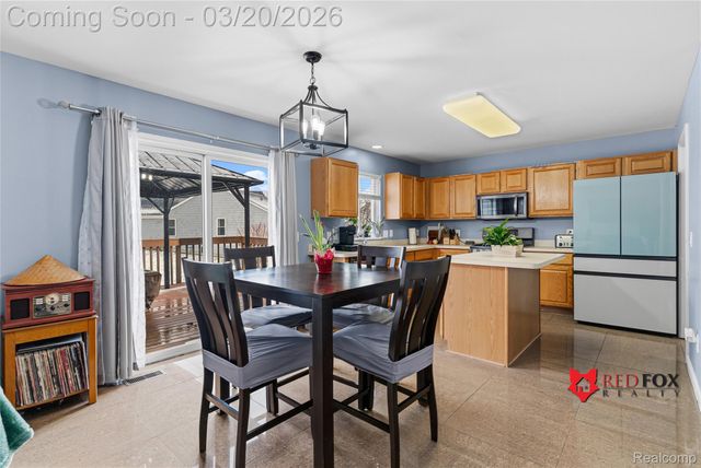5035 Meadow Crest Circle, Grand Blanc Charter Township, MI 48442