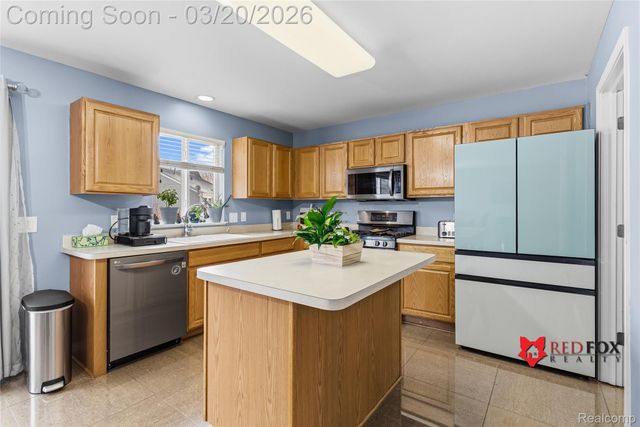 5035 Meadow Crest Circle, Grand Blanc Charter Township, MI 48442