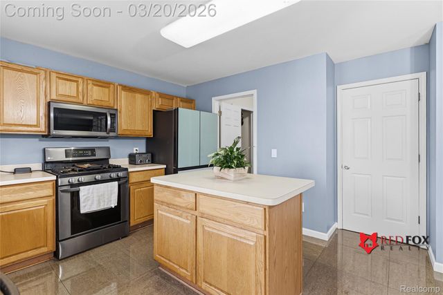 5035 Meadow Crest Circle, Grand Blanc Charter Township, MI 48442