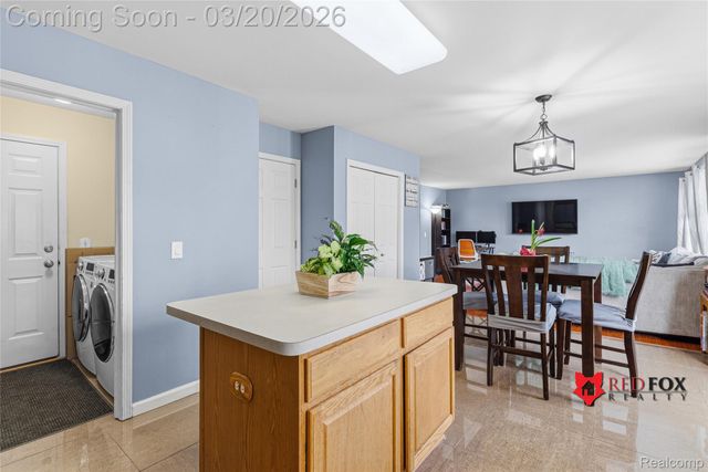 5035 Meadow Crest Circle, Grand Blanc Charter Township, MI 48442
