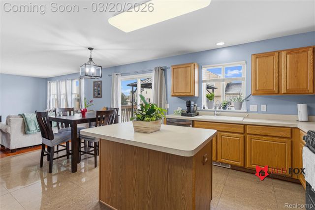 5035 Meadow Crest Circle, Grand Blanc Charter Township, MI 48442