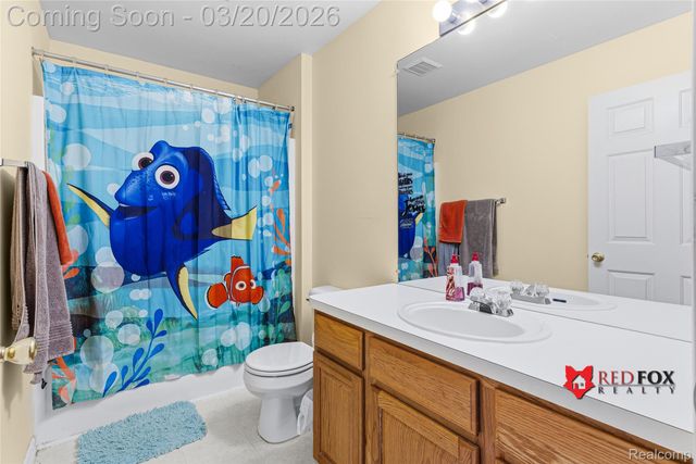 5035 Meadow Crest Circle, Grand Blanc Charter Township, MI 48442