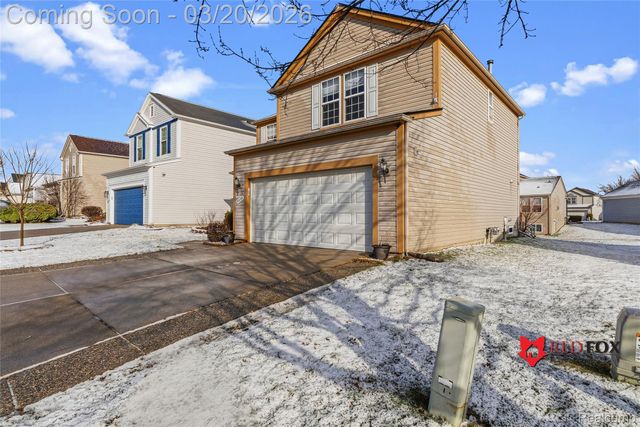 5035 Meadow Crest Circle, Grand Blanc Charter Township, MI 48442