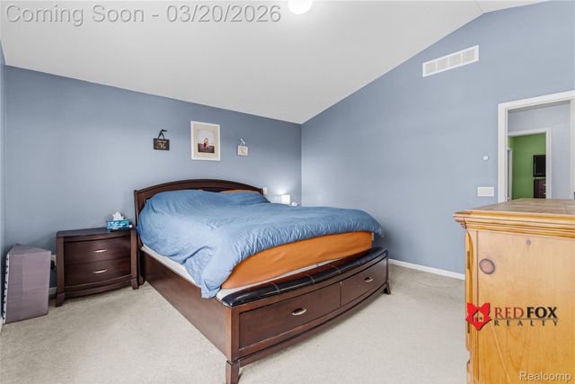5035 Meadow Crest Circle, Grand Blanc Charter Township, MI 48442