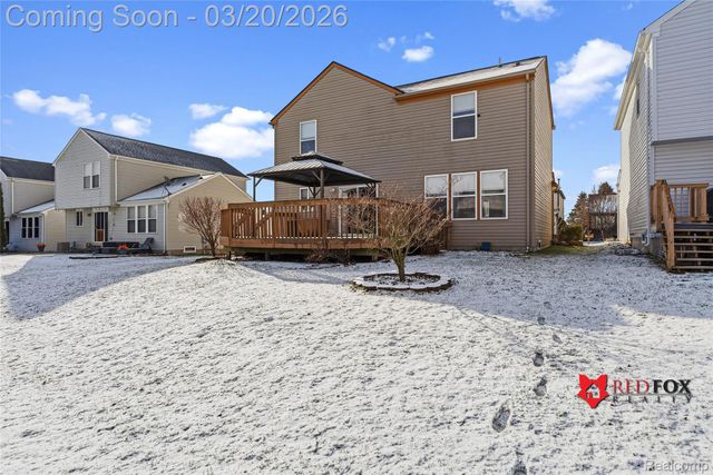 5035 Meadow Crest Circle, Grand Blanc Charter Township, MI 48442