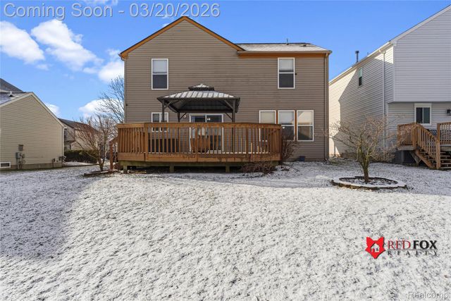5035 Meadow Crest Circle, Grand Blanc Charter Township, MI 48442