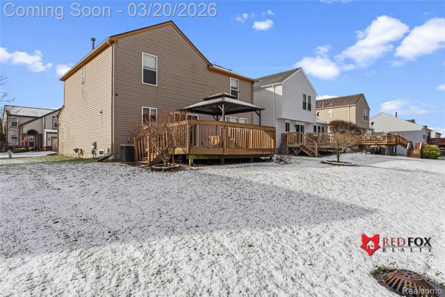 5035 Meadow Crest Circle, Grand Blanc Charter Township, MI 48442