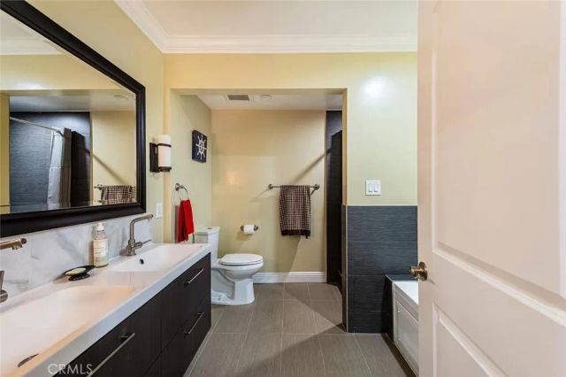 3601 E Ocean, Long Beach, CA 90803