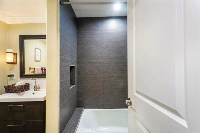 3601 E Ocean, Long Beach, CA 90803