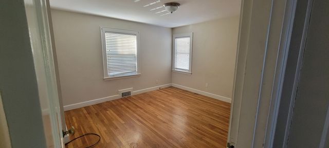 44 Pilgrim Rd, Watertown, MA 02472