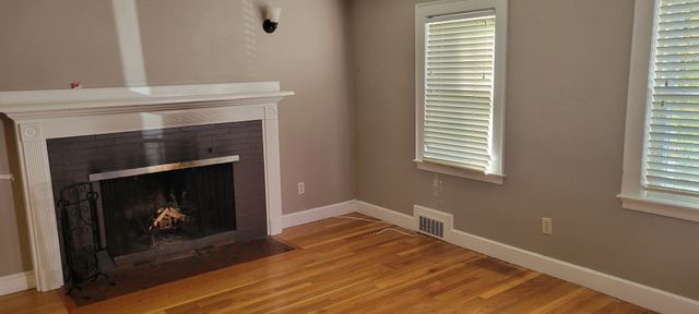 44 Pilgrim Rd, Watertown, MA 02472