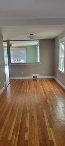 44 Pilgrim Rd, Watertown, MA 02472