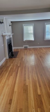 44 Pilgrim Rd, Watertown, MA 02472