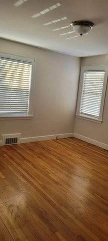 44 Pilgrim Rd, Watertown, MA 02472
