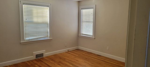 44 Pilgrim Rd, Watertown, MA 02472
