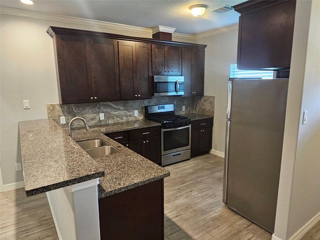 1201 Dutch Street B, Deer Park, TX 77536