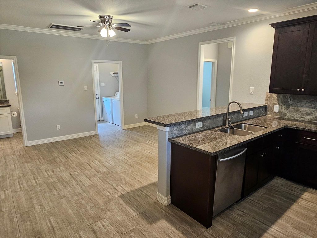 1201 Dutch Street B, Deer Park, TX 77536